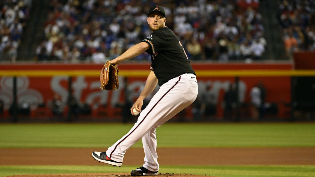 Merrill Kelly #29 of the Arizona Diamondbacks pitches in the first inning against the Los Angeles D...