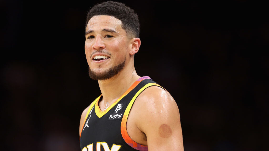 Devin Booker returns to his happy place as Suns even series with Clippers