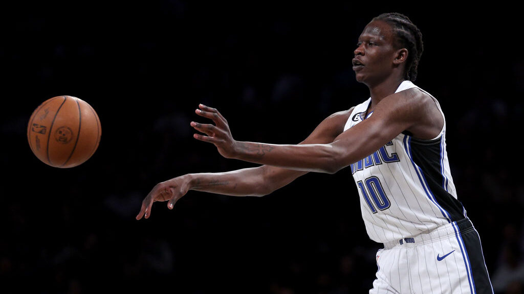 NEW YORK, NEW YORK - APRIL 07:  Bol Bol #10 of the Orlando Magic passes the ball in the second half...