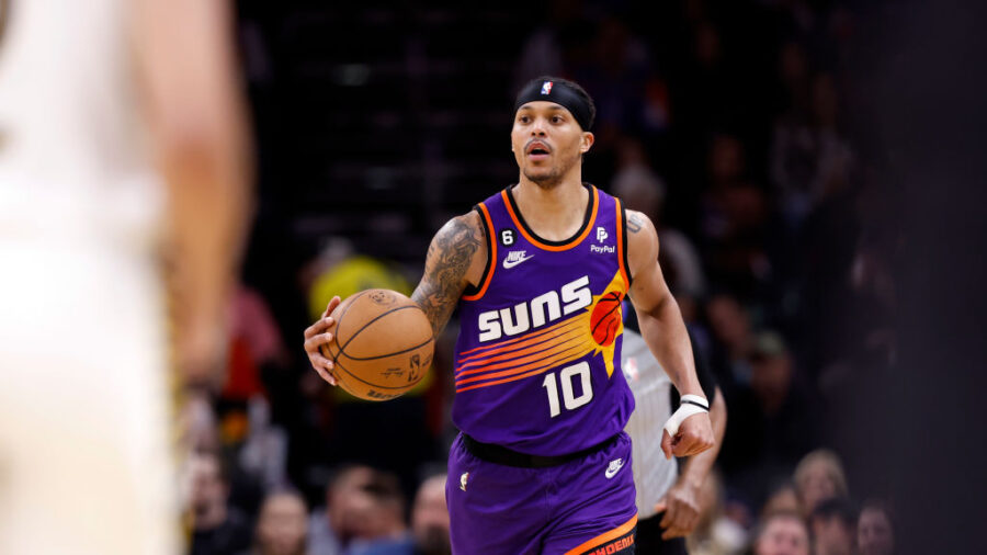 Suns G Damion Lee sustains meniscus injury during workout