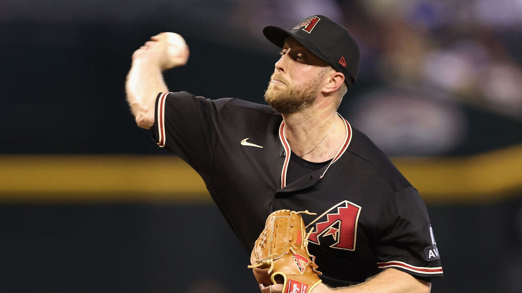 Starting pitcher Merrill Kelly #29 of the Arizona Diamondbacks pitches against the Los Angeles Dodg...