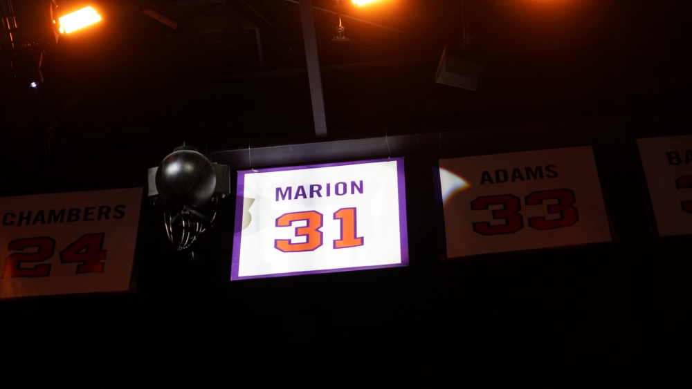 Suns legend Shawn Marion joins Ring of Honor with postgame ceremony