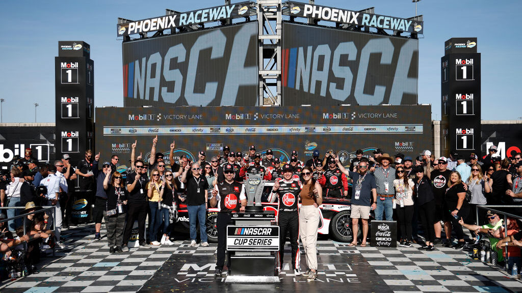 Christopher Bell earns NASCAR Cup Series win at Phoenix Raceway