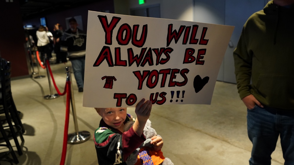 Cheers and tears: As relocation looms, Coyotes close out Arizona chapter on high note