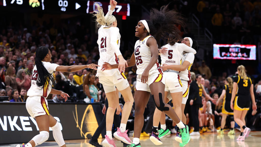 Undefeated South Carolina overcomes Iowa, Caitlin Clark's 30-piece to win national championship