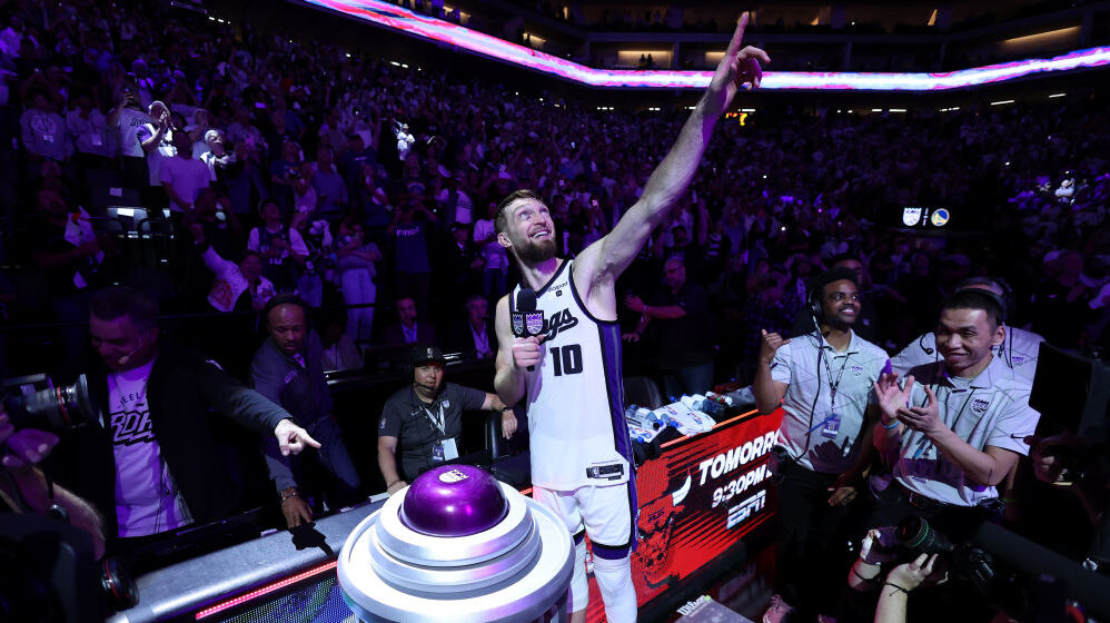 Domantas Sabonis lights the beam after beating the Warriors...