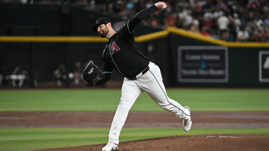 Diamondbacks' Jordan Montgomery exits vs. Dodgers after taking