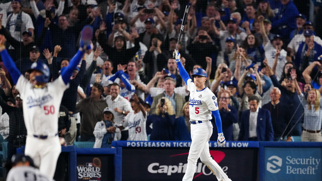 Dodgers' Freddie Freeman walks off Yankees in World Series