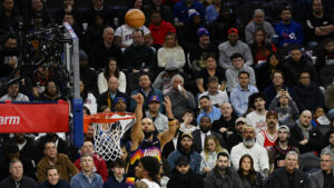 Devin Booker's back-screen, Royce O'Neale's pump-fake among Suns' signature and low-key skills