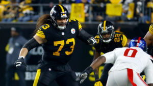 Cardinals to sign guard Isaac Seumalo to 3-year contract