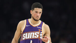 Booker, Green combine for season-high 79 in Suns victory over Pacers