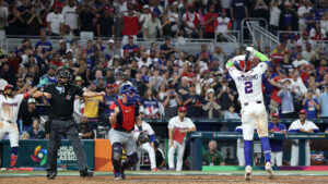 Geraldo Perdomo's epic at-bat ends with brutal call, as USA eliminates Dominican Republic