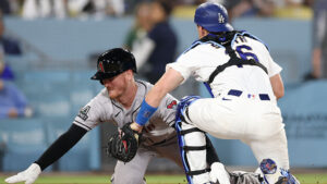 Diamondbacks fumble back-and-forth game to Dodgers, baserunning outs prove costly