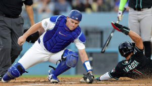 Eduardo Rodriguez throws gem, but Dodgers come back late to sweep Diamondbacks