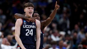 Braylon Mullins' 3-pointer with 0.4 seconds left gives UConn win over Duke and Final Four spot