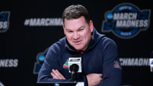 Tommy Lloyd '100% focused' on Arizona amid North Carolina reports