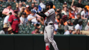 C Adrian Del Castillo leaves game vs. Padres after being hit by foul tip
