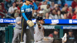 Diamondbacks mount 4-run comeback to take opener vs. Phillies