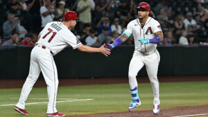 Diamondbacks sweep Giants, as Ketel Marte stays hot from walk-off heroics