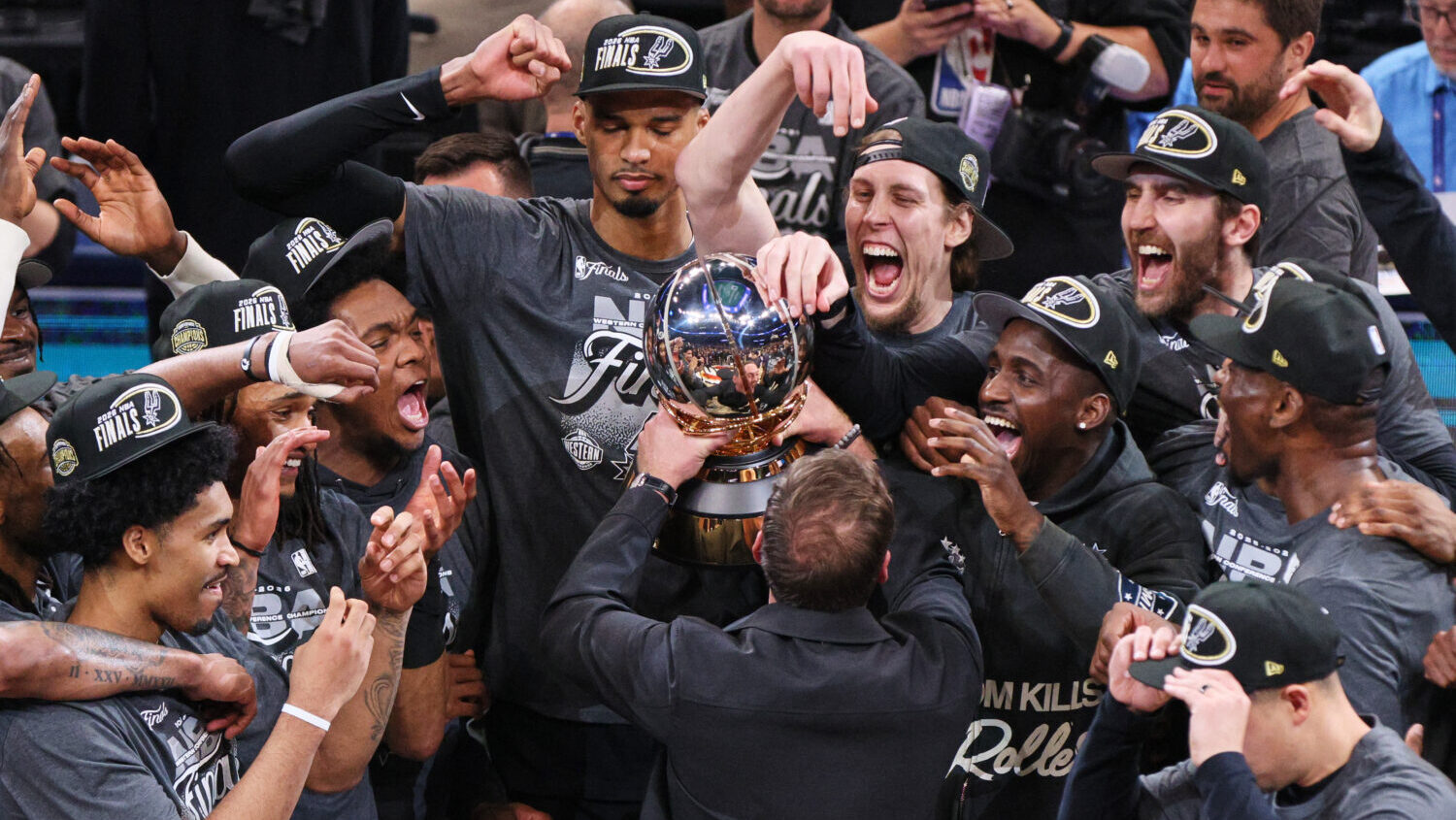 he San Antonio Spurs celebrate after defeating the Oklahoma City Thunder in the Western Conference ...