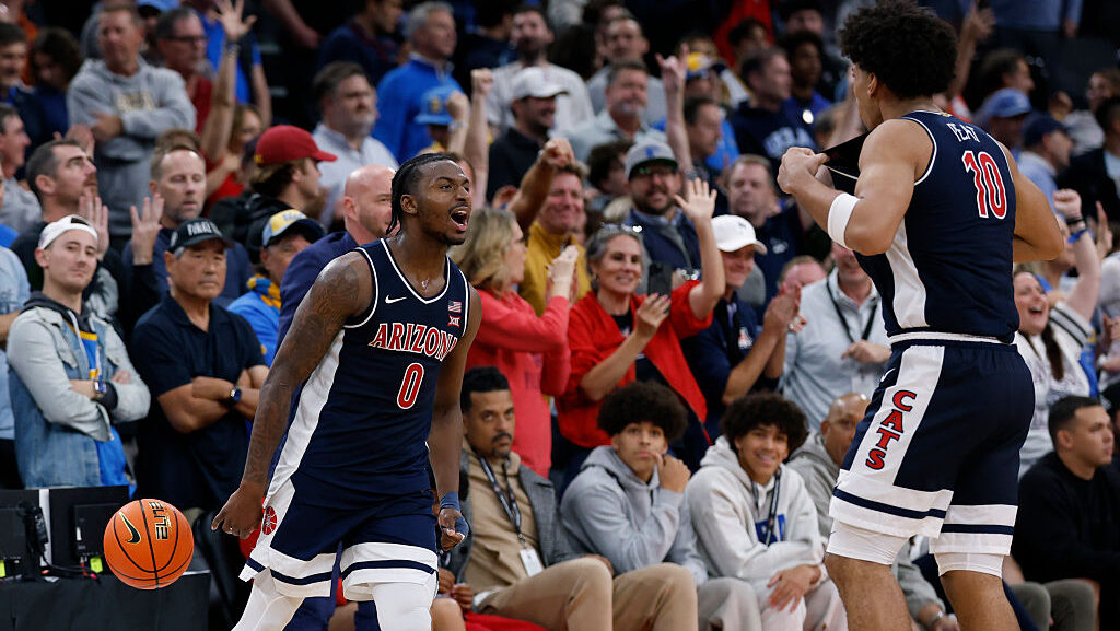 Jaden Bradley #0 of the Arizona Wildcats...