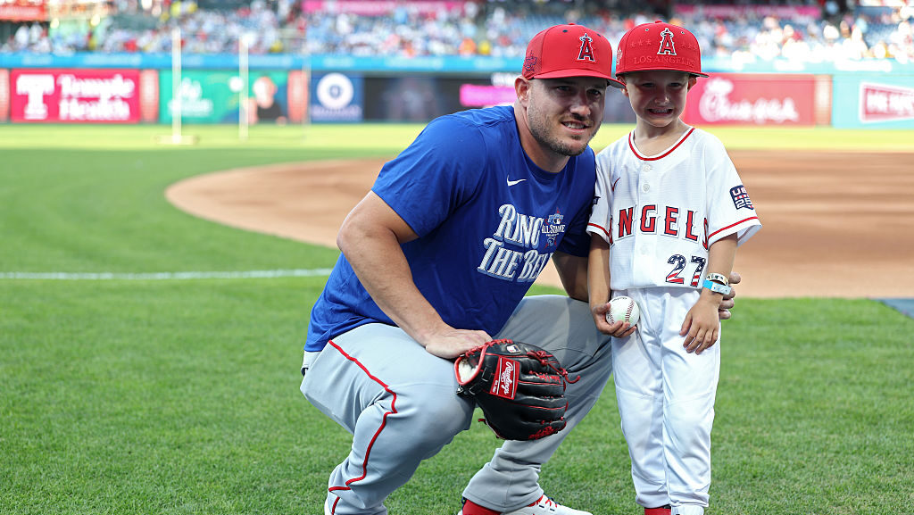 Mike Trout's son a D-backs fan...