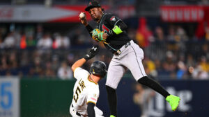 Diamondbacks walked off by Pirates, drop 3 straight vs. Wild Card competitors