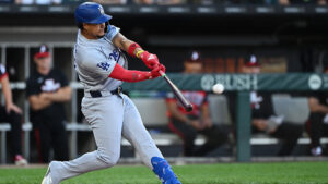 Diamondbacks sign veteran INF Santiago Espinal to minor league contract