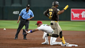 Back-and-forth battle between Diamondbacks and Padres to be continued