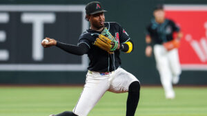 Geraldo Perdomo removed from Diamondbacks-Rockies game with knee soreness