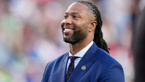 Larry Fitzgerald honors childhood idol Cris Carter with Hall of Fame gold jacket choice