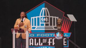 Larry Fitzgerald going into Ring of Honor, will see his jersey retired at halftime of Cardinals-Broncos