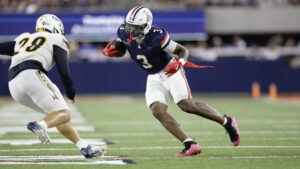 No doubt about it: Kedrick Reescano makes his case in Arizona’s season opener