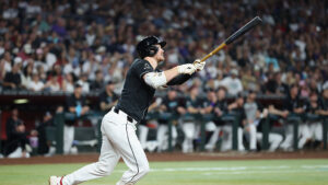 Diamondbacks’ Pavin Smith walks off Yankees on 2001 World Series celebration night