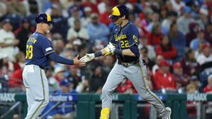 Brewers beat Phillies, meaning Diamondbacks cannot be eliminated on Wednesday
