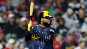 Phillies lose to Brewers, fall to 2 games ahead of Diamondbacks for NL Wild Card spot
