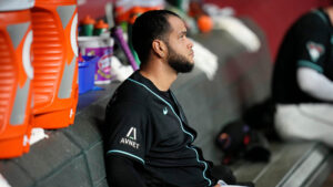 Diamondbacks failing to stave off elimination, get crushed by Yankees