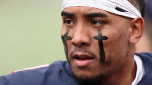Wildcats’ defense shines, as depleted Arizona blows out undefeated Cincinnati Bearcats