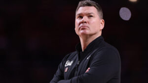 4-star center Kamsi Awaka, brother of former Wildcat Tobe, commits to Florida over Arizona