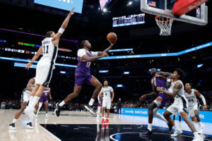 Suns keep Jamaree Bouyea as 14th player, cut Haywood Highsmith