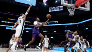 Suns keep Jamaree Bouyea as 14th player, cut Haywood Highsmith