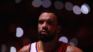 Suns among NBA teams with ‘young-old’ veterans leading locker room