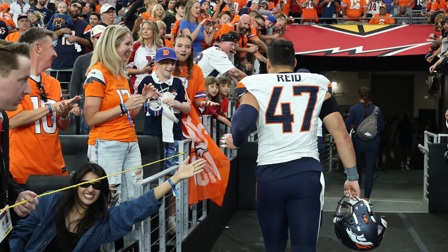 Fitzgerald's day overshadowed by Broncos takeover and another Cardinals home loss