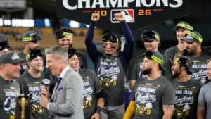 Brewers complete sweep of Dodgers in NLCS, reach first World Series since 1982