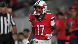 Isaiah Mizell’s career day helps Arizona Wildcats blow by West Virginia