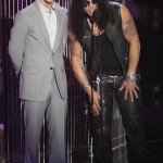 Shia LaBeouf, left, and Slash present Linkin Park with the award for best rock video at the MTV Music Awards at Paramount Pictures Studio Lot on Sunday, Sept. 7, 2008, in Los Angeles. (AP Photo/Kevork Djansezian)
