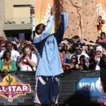 Memphis Grizzlies guard O.J. Mayo practices a left-handed shot prior to the start of the HORSE competition in Phoenix, Saturday, February 14, 2009. (Tyler Bassett/KTAR)
