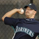 Seattle Mariners pitcher David Aardsma throws during baseball spring training Monday, Feb. 16, 2009 in Peoria, Ariz. (AP Photo/Charlie Riedel)