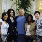 This photo supplied by Fox Television shows Barry Gibb, who mentored the "American Idol" final four earlier this week in Los Angeles as they prepared to sing songs he made famous with the Bee Gees. From left to right are: Melinda Doolittle, Jordin Sparks, Gibb, LaKisha Jones and Blake Lewis. (AP Photo/Fox,Ray Mickshaw)