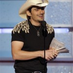 Brad Paisley accepts the award for top male vocalist during the 42nd Annual Academy of Country Music Awards on Tuesday, May 15, 2007, in Las Vegas. (AP Photo/Mark J. Terrill)